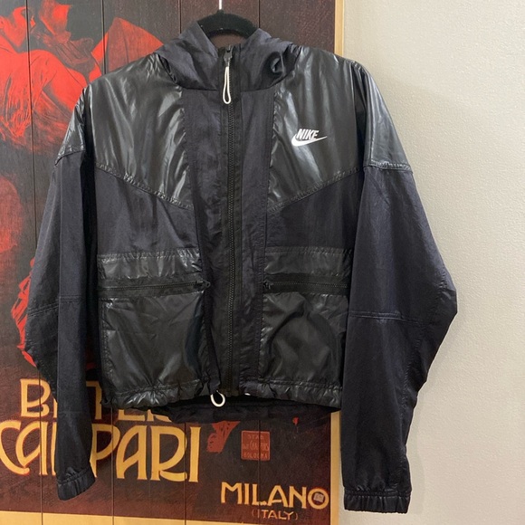 NIKE || crop jacket - Picture 1 of 9